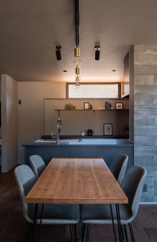 竹内建設の施工事例 洗練されたモノトーンインテリアの家