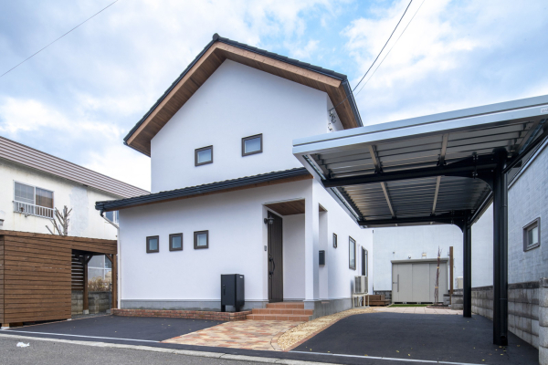 竹内建設のコラム 「家族の物語が続く、三角屋根の家」のハナシ