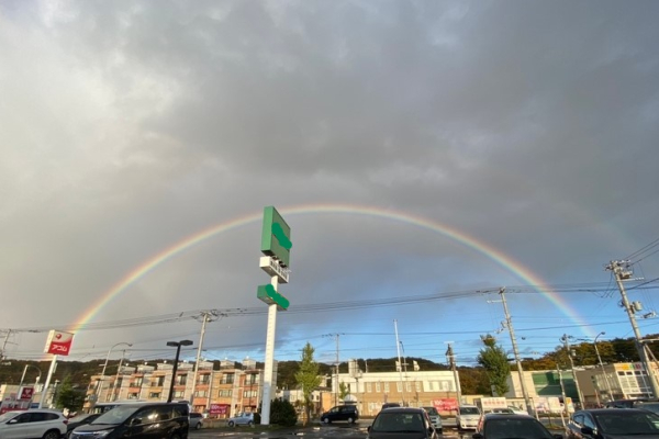 竹内建設のコラム 雨つづきの空に