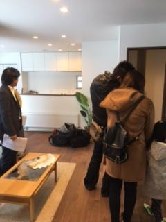 竹内建設のコラム 雑誌の取材風景