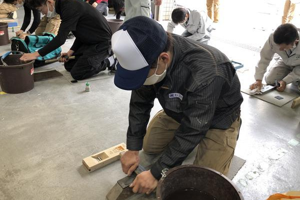 竹内建設のコラム エーステックの新入社員4名は今☆彡