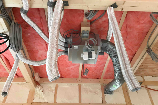 竹内建設のコラム こっそり活躍する換気の親玉