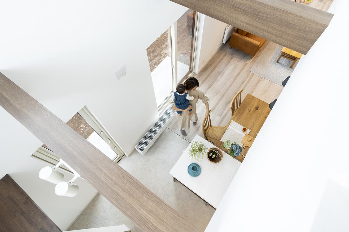 2階から見た吹き抜けの家