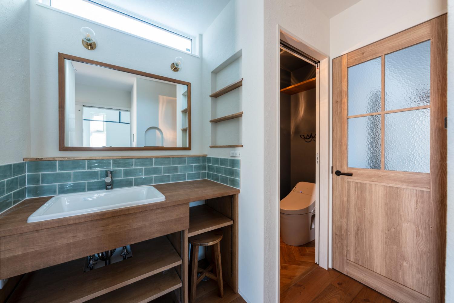 オリジナルのおしゃれな造作洗面化粧台