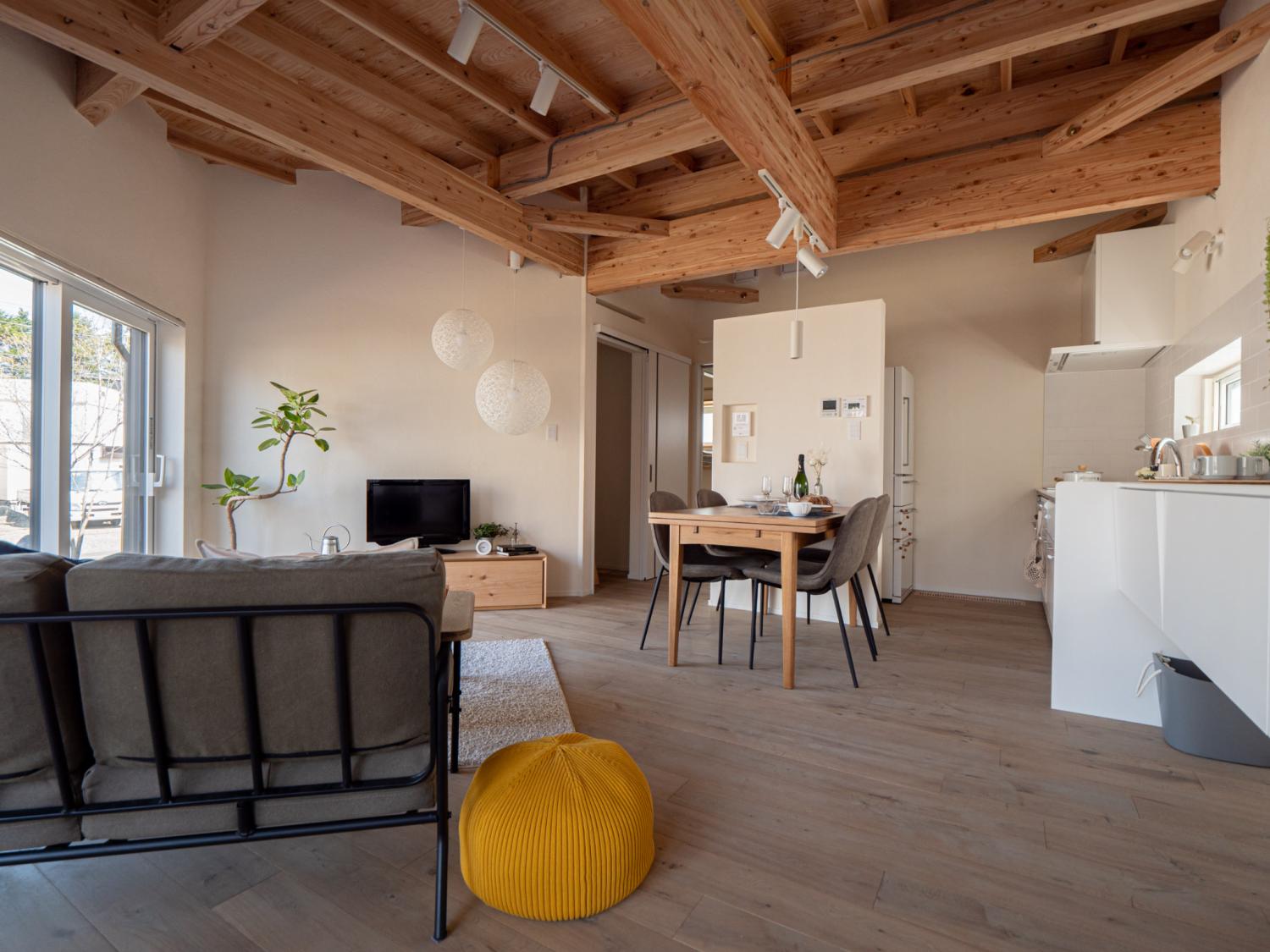 パッシブ換気を導入した高性能住宅のLDK