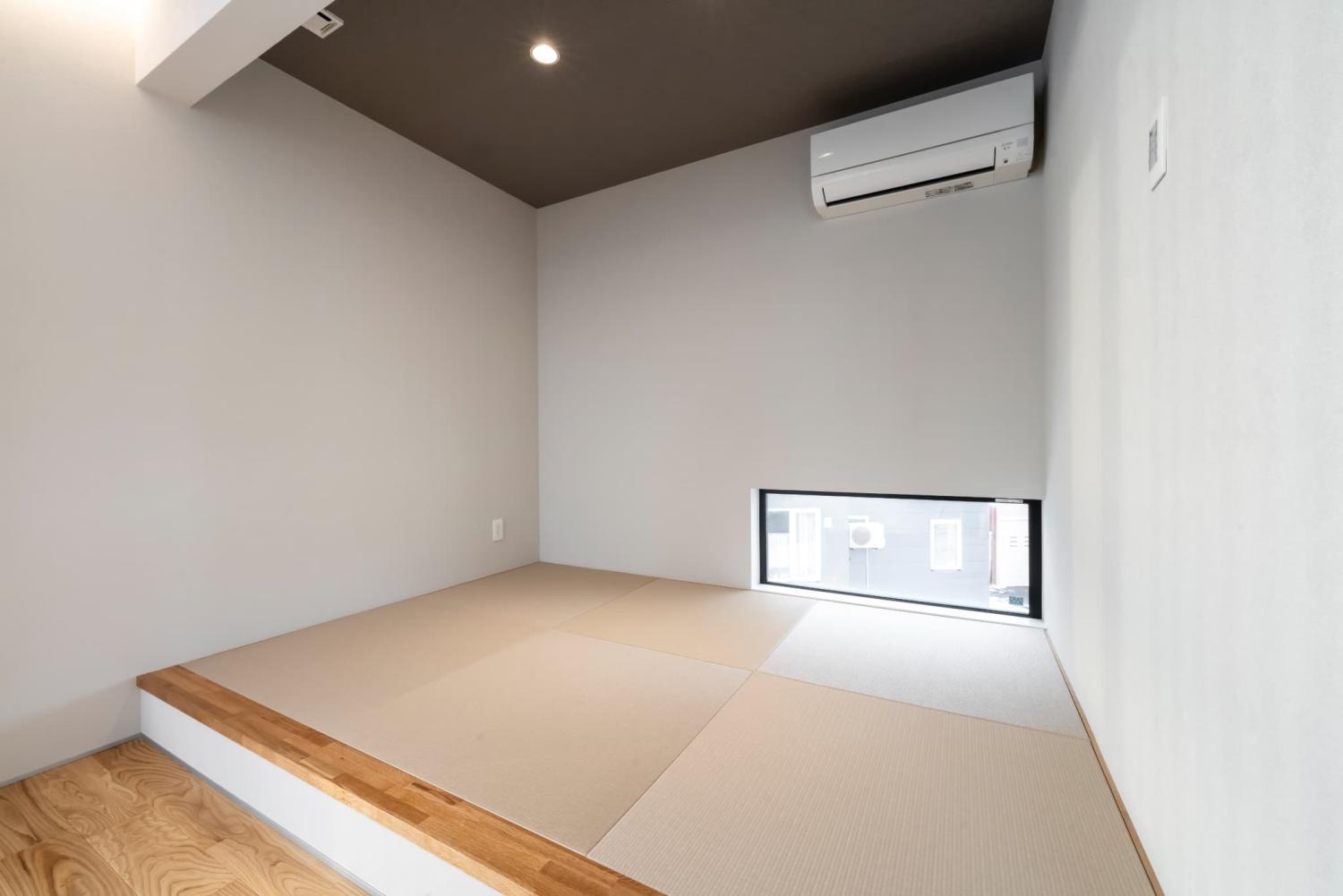 畳の小上がりスペース