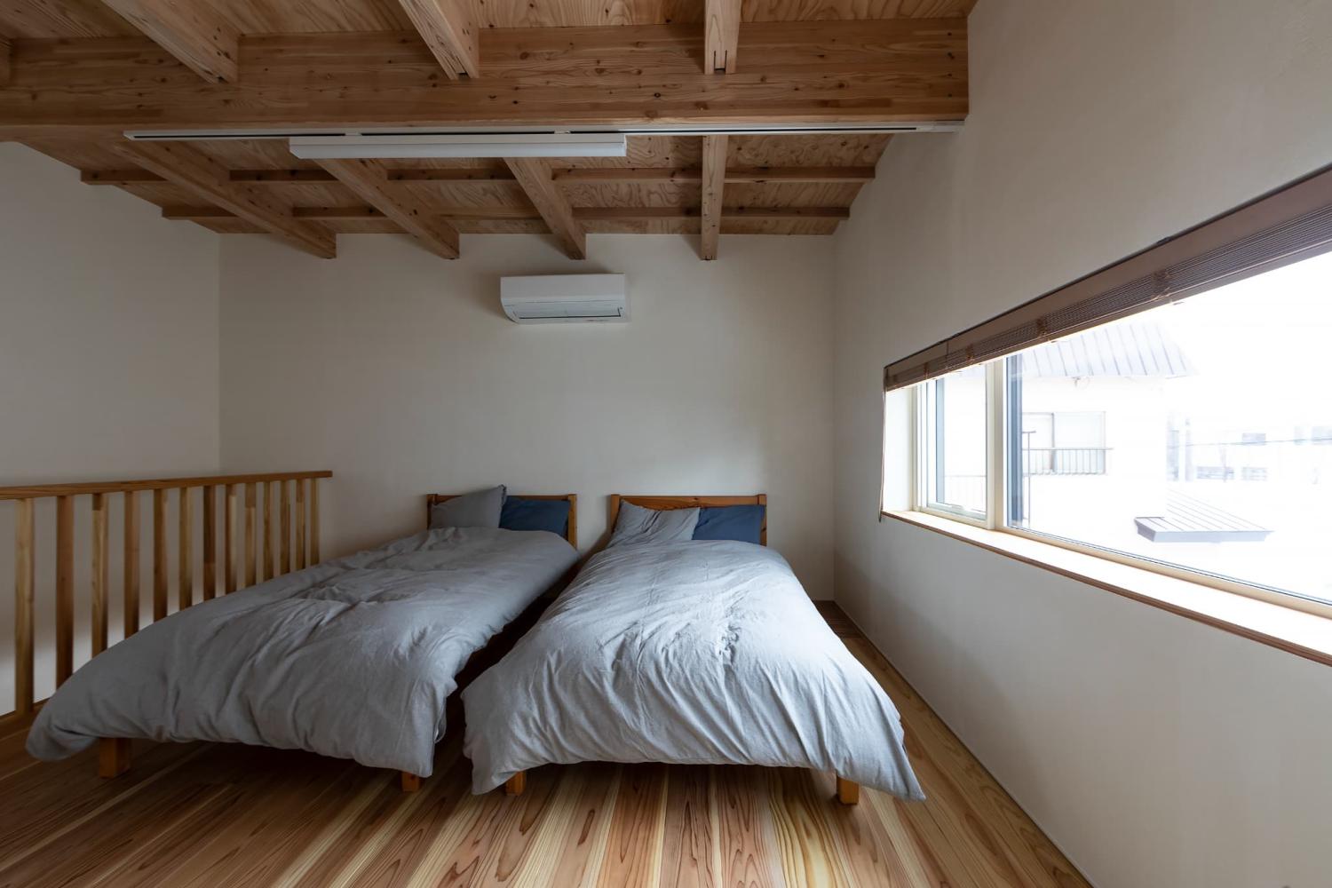 無垢フローリングを採用した寝室・ウォークインクローゼット・洗面室