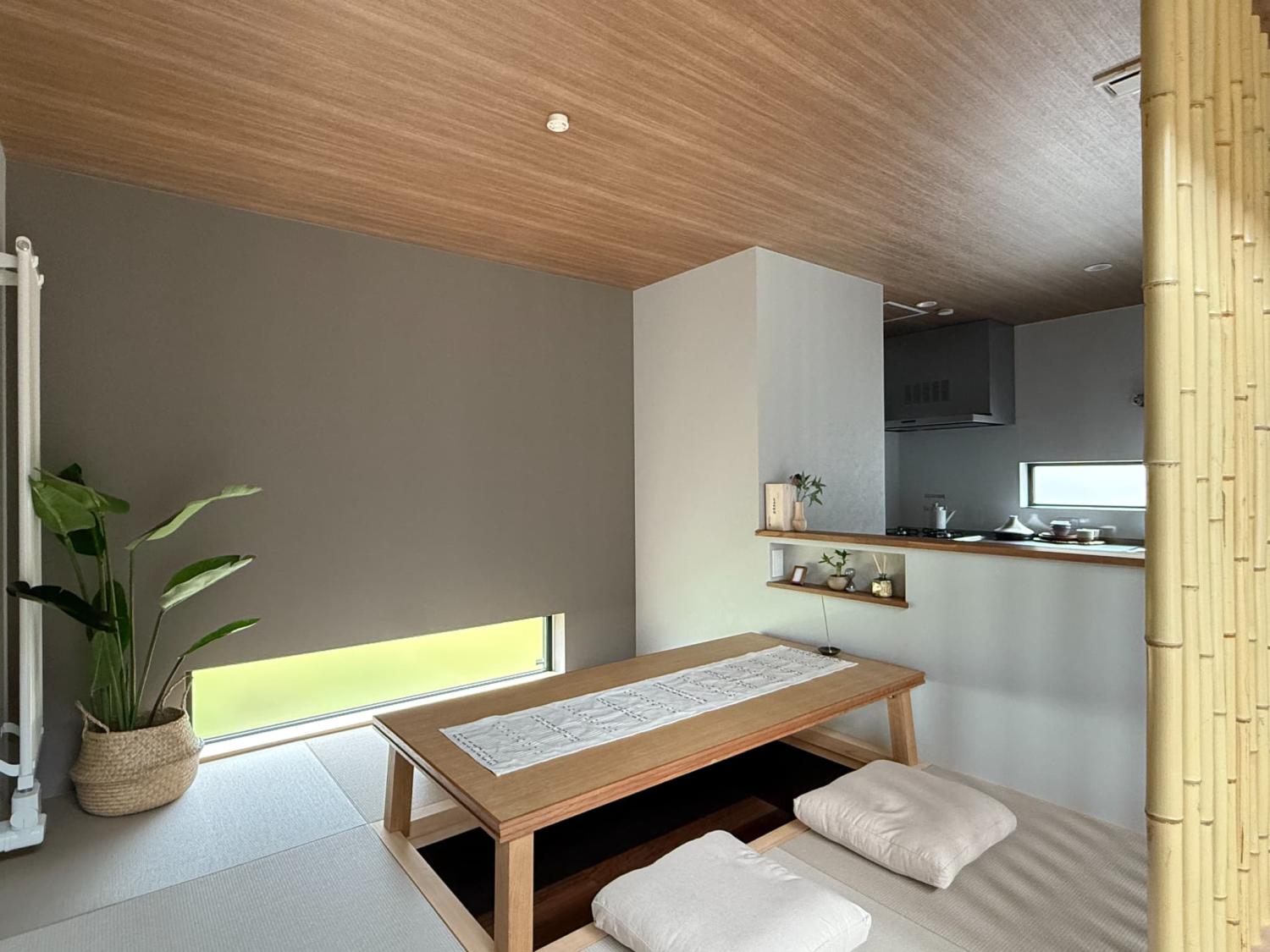 掘りごたつのある小上がり和室