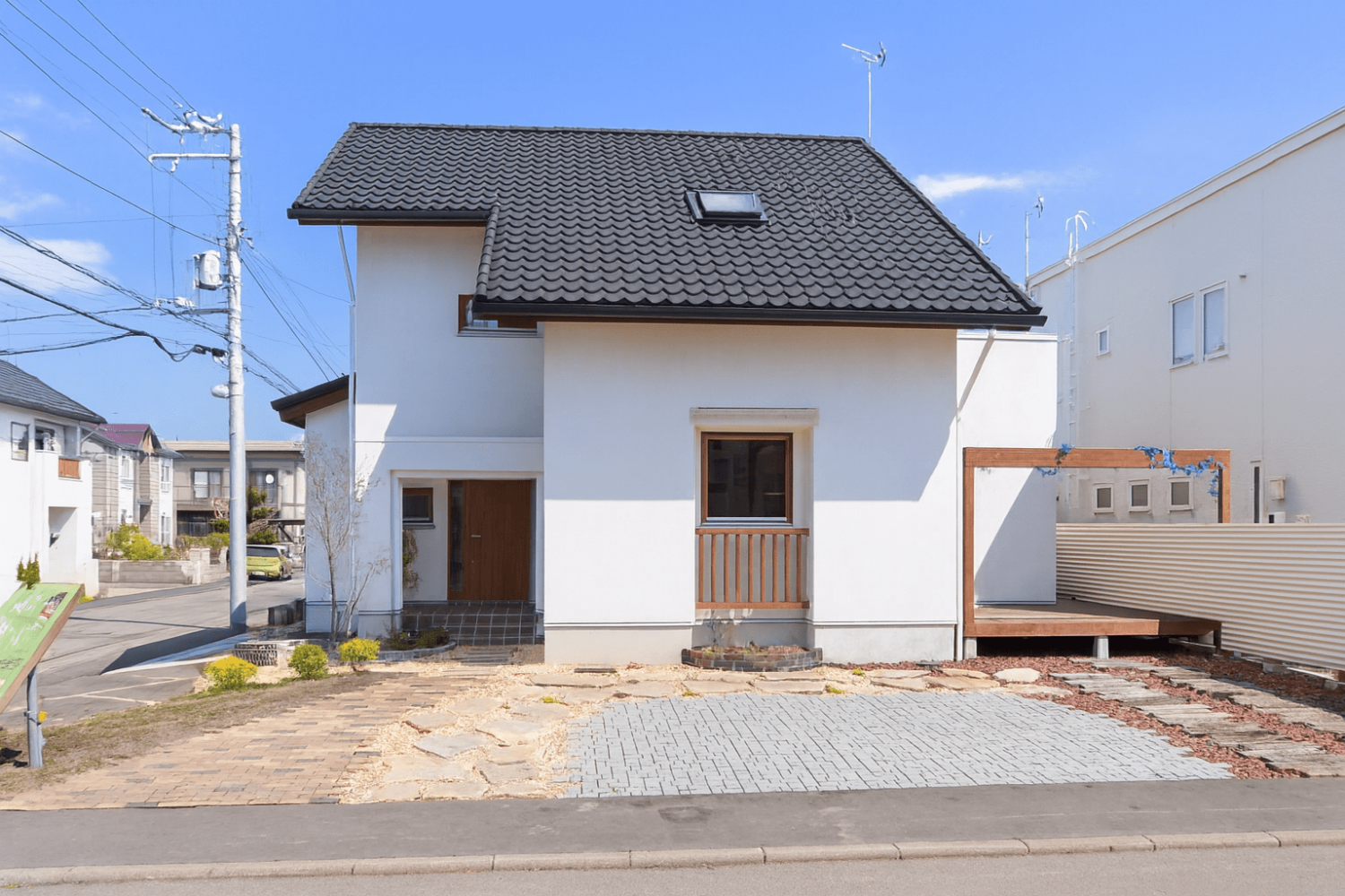 レンガ×敷石でナチュラルな外構