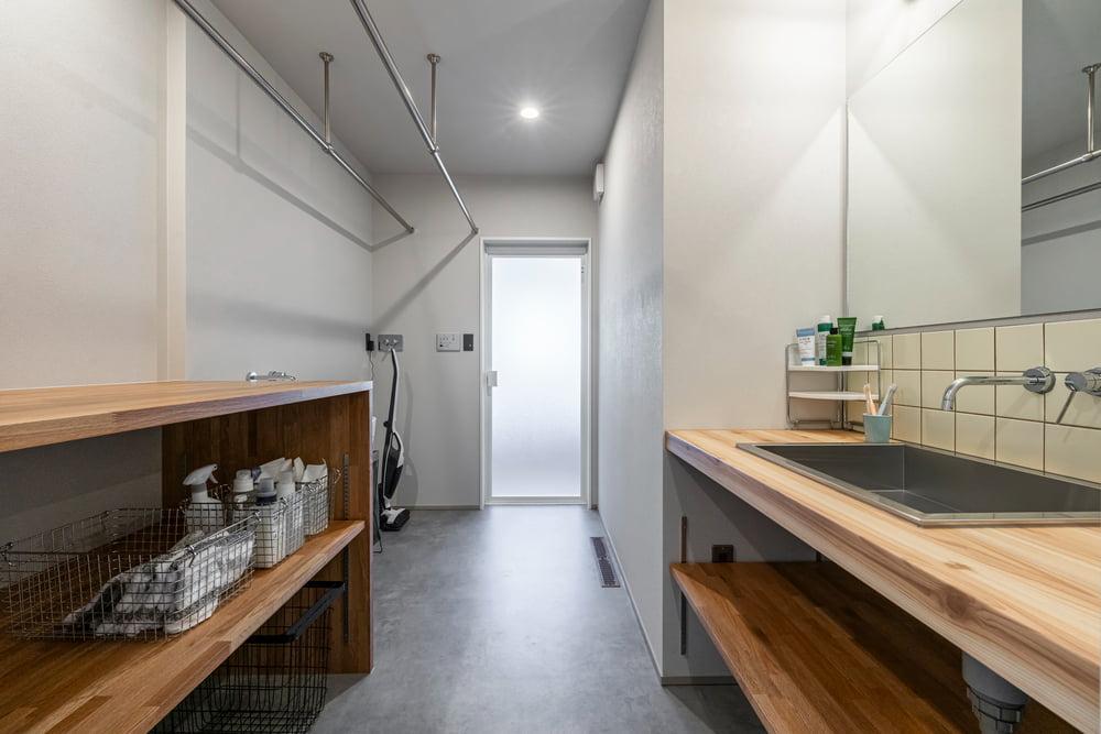 自然換気BAQOOLが行き届く、広い衣類クローゼット・シューズクローゼット