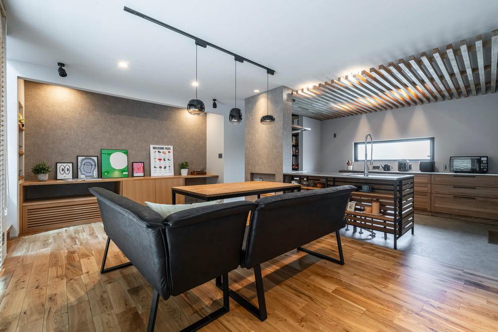 太陽光発電と自然換気BAQOOLを採用した家のリビング