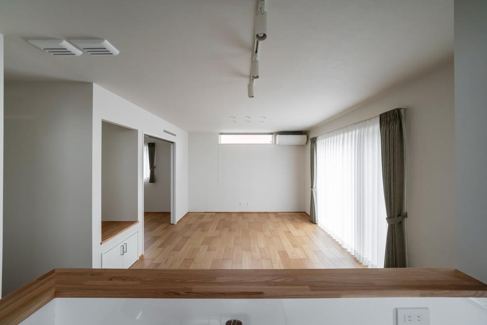 平屋 一人暮らしでも開放感を感じられる明るいリビングダイニング